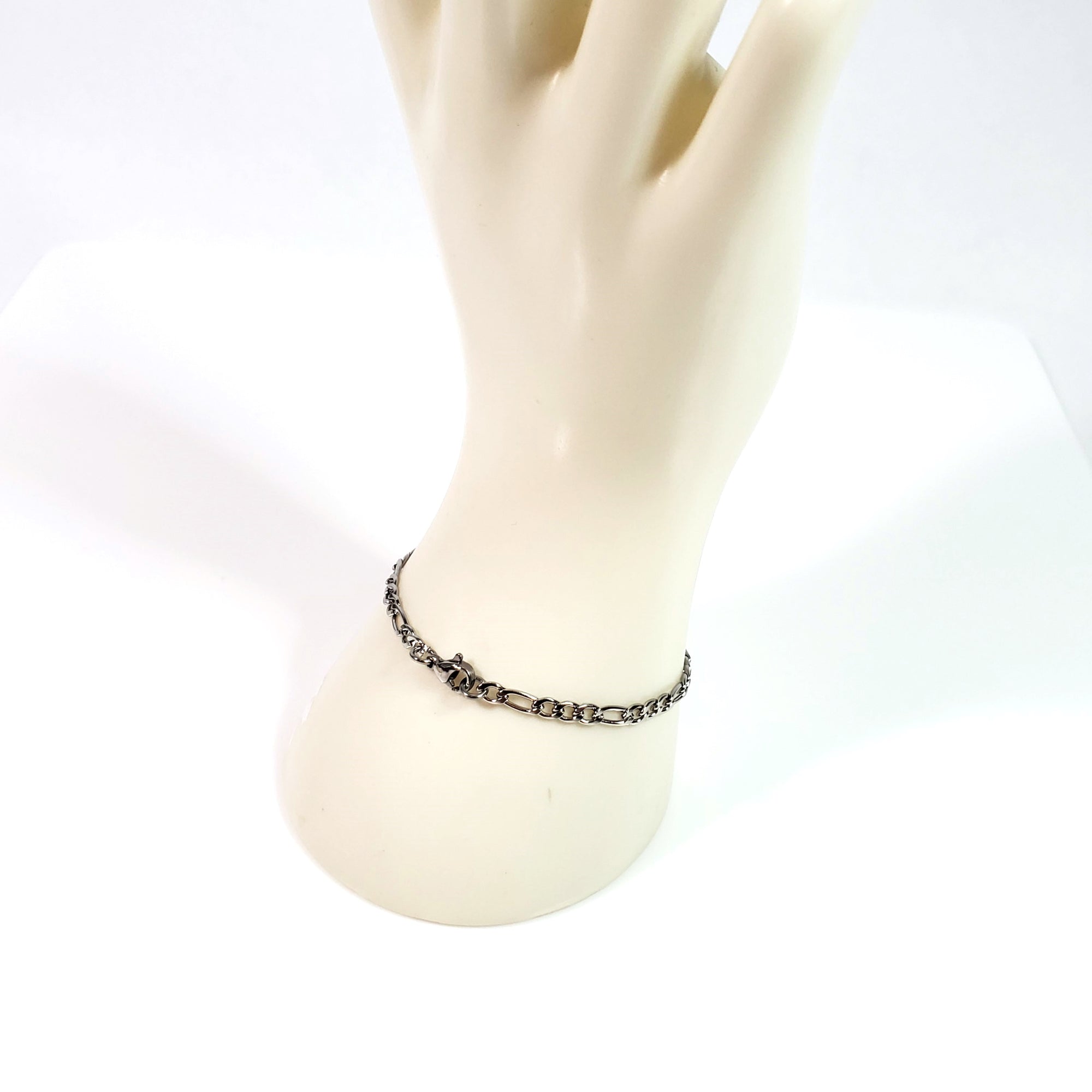 4mm Figaro Chain, 5~8mm long, 4mm wide, 1mm thick, Lot Size 30 Feet), #1974