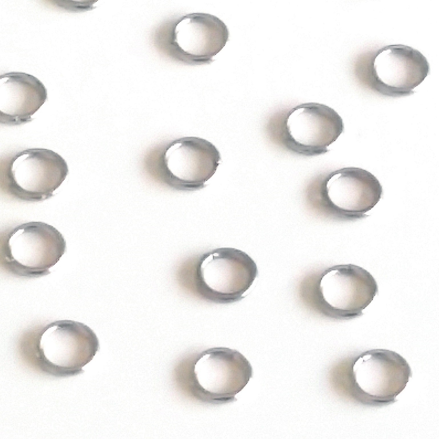 Very Thin Jump Rings, 4mm outside diameter, 0.6mm thick, Stainless Ste -  Jewelry Tool Box