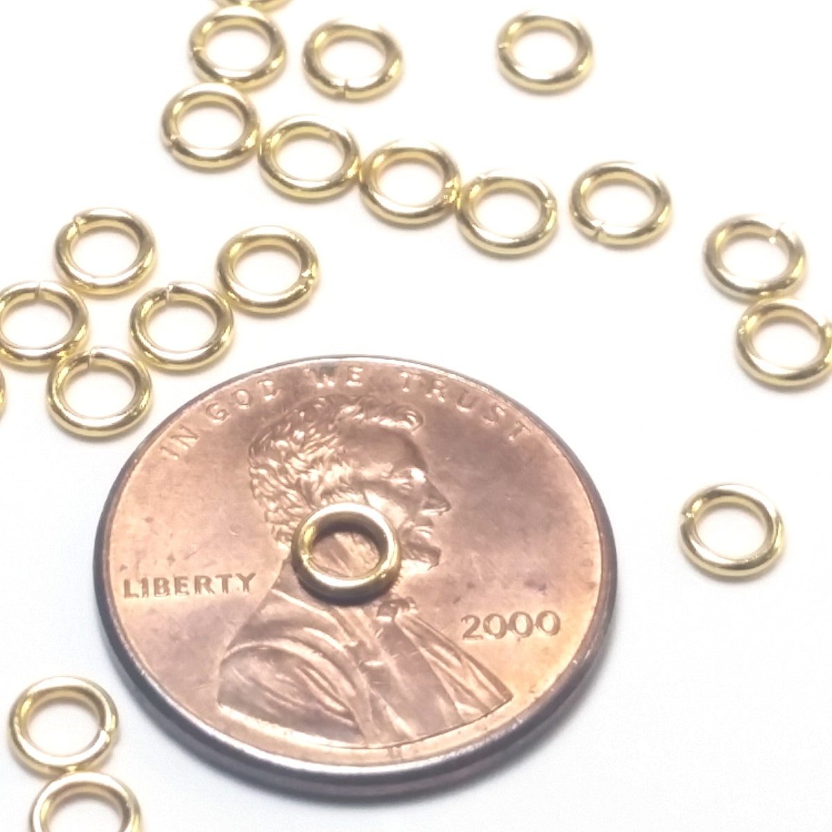 Gold Stainless Jump Rings, 6x0.8mm, 4.4mm Inside Diameter, 20 gauge, C -  Jewelry Tool Box