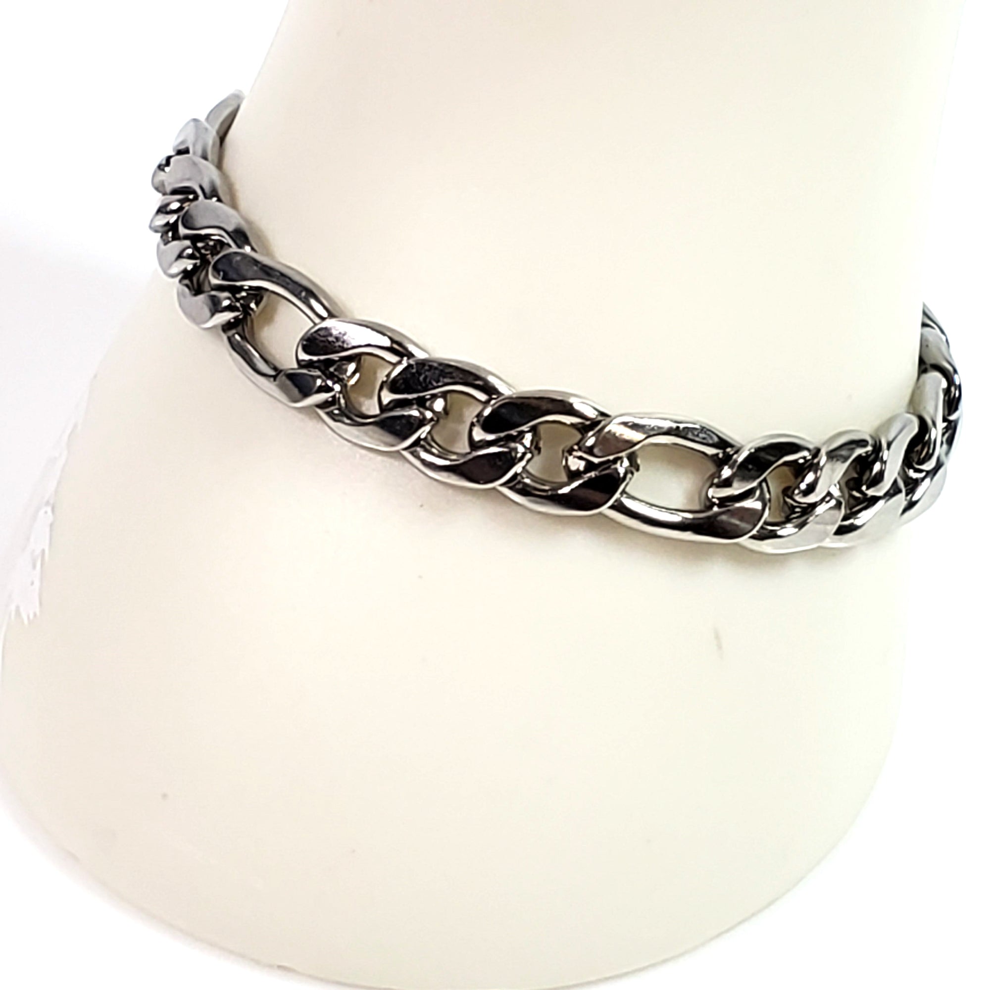 9mm Figaro Chain, Lot Size 30 Feet, #1979