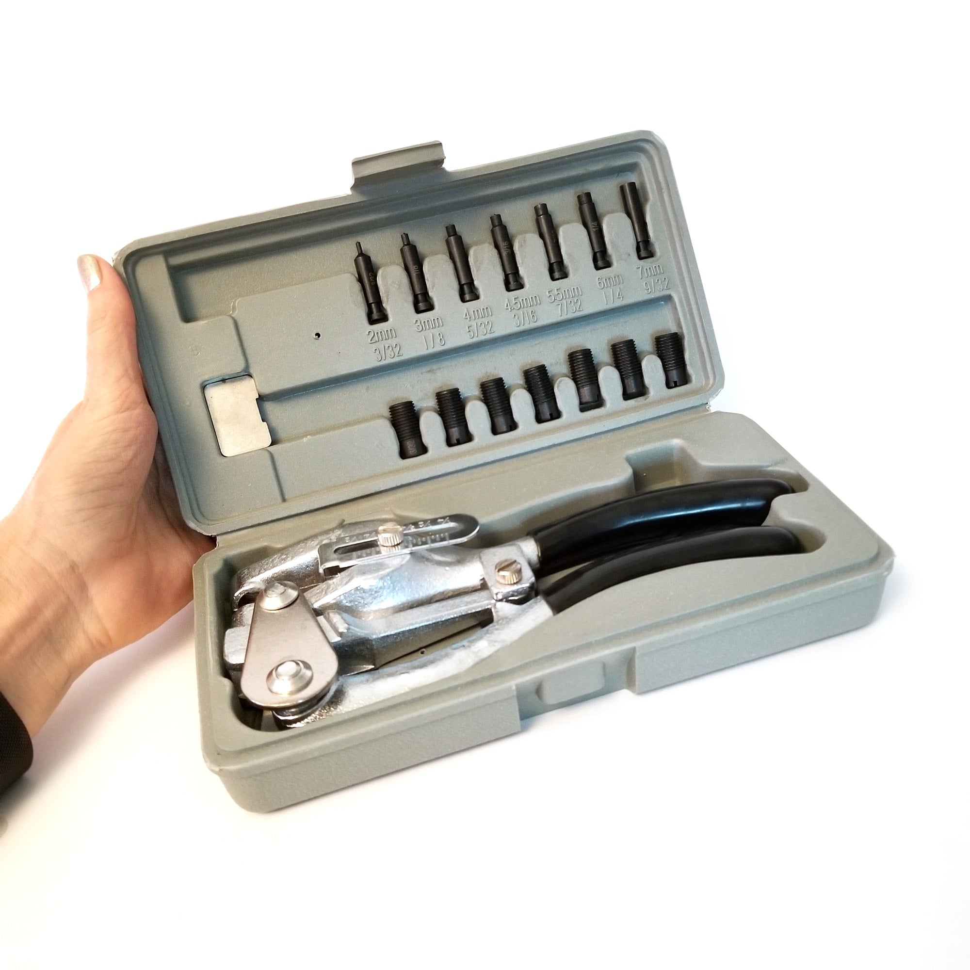 Mighty Punch Kit 7 Die Sets, 2.3, 3.1, 3.9, 4.7, 5.5, 6.3 ,7.1mm, MP 113