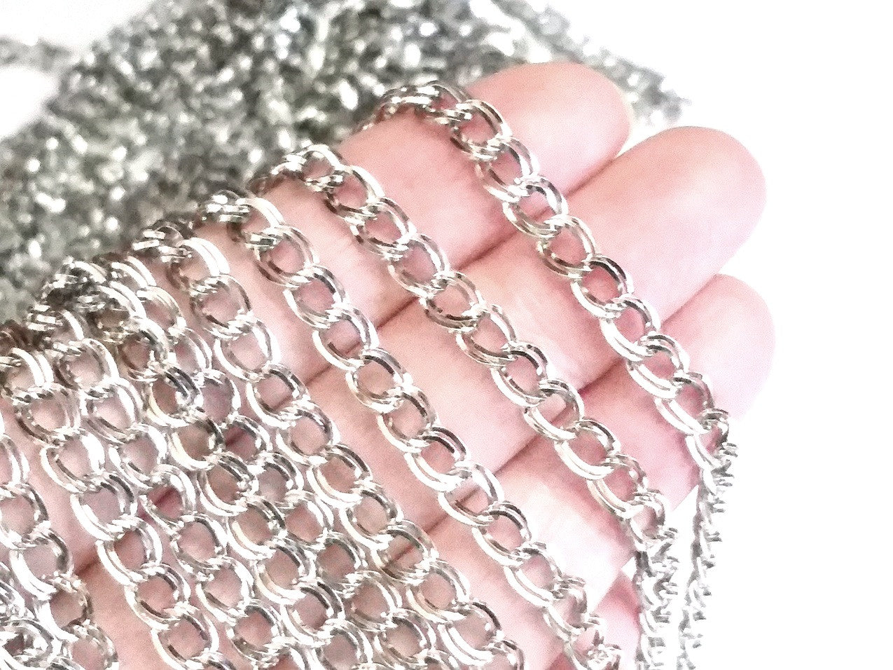 Double Link Stainless Twist Chain, Open Link, 3.5x5.5x0.75mm, 30 Feet, #1949