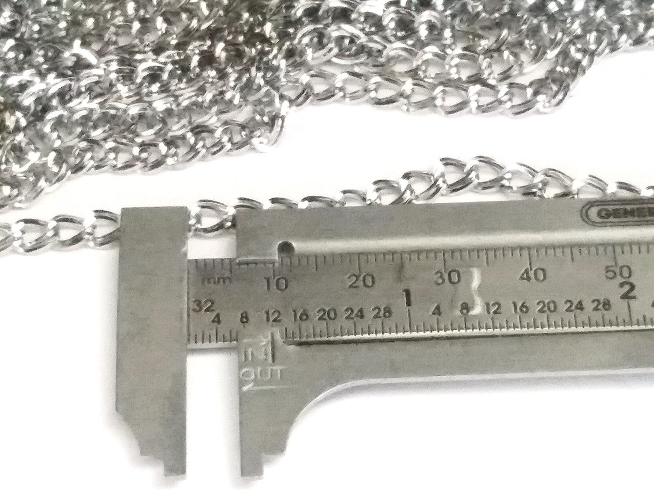 Double Link Stainless Twist Chain, Open Link, 3.5x5.5x0.75mm, 30 Feet, #1949
